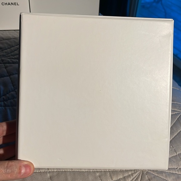 Chanel Box - Picture 3 of 12